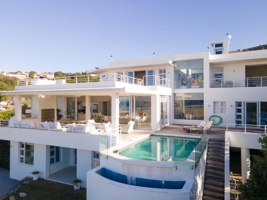 7 Bedroom Property for Sale in Lookout Beach Western Cape